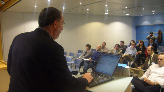 Martín Ortega de conferencia